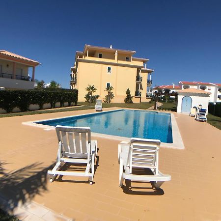 Oura Beach T1 Apartment Coral , Close To The Strip, Swimming Pool, Wi Fi, A/C Албуфейра Экстерьер фото