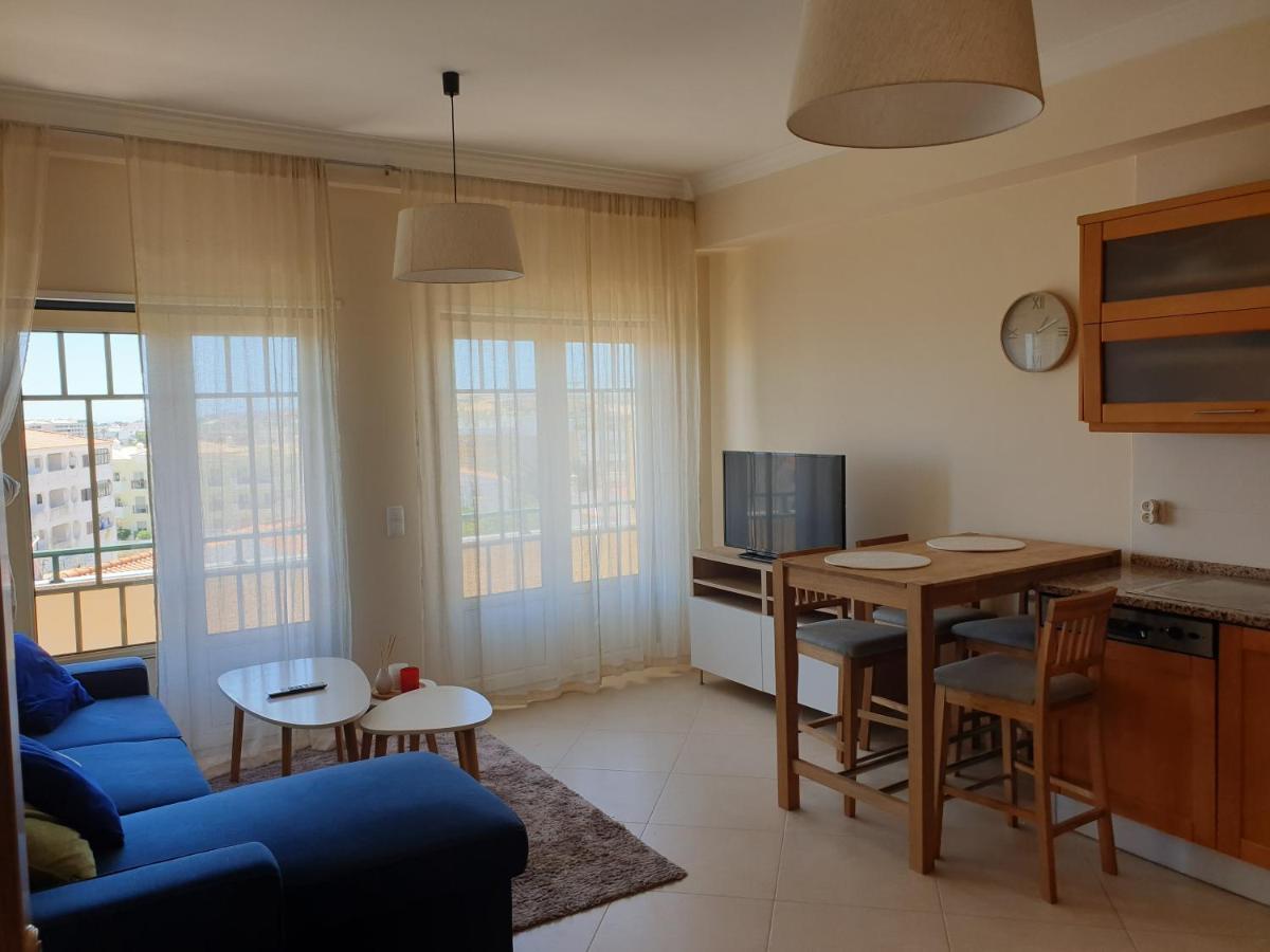 Oura Beach T1 Apartment Coral , Close To The Strip, Swimming Pool, Wi Fi, A/C Албуфейра Экстерьер фото